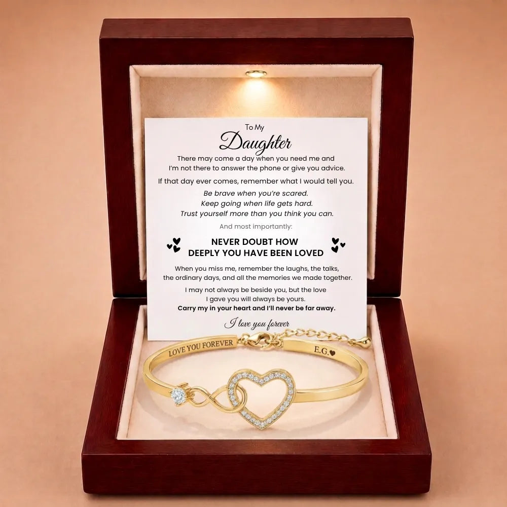 Forever Linked Bracelet For Daughter - 'Never Doubt A Mother’s Love'