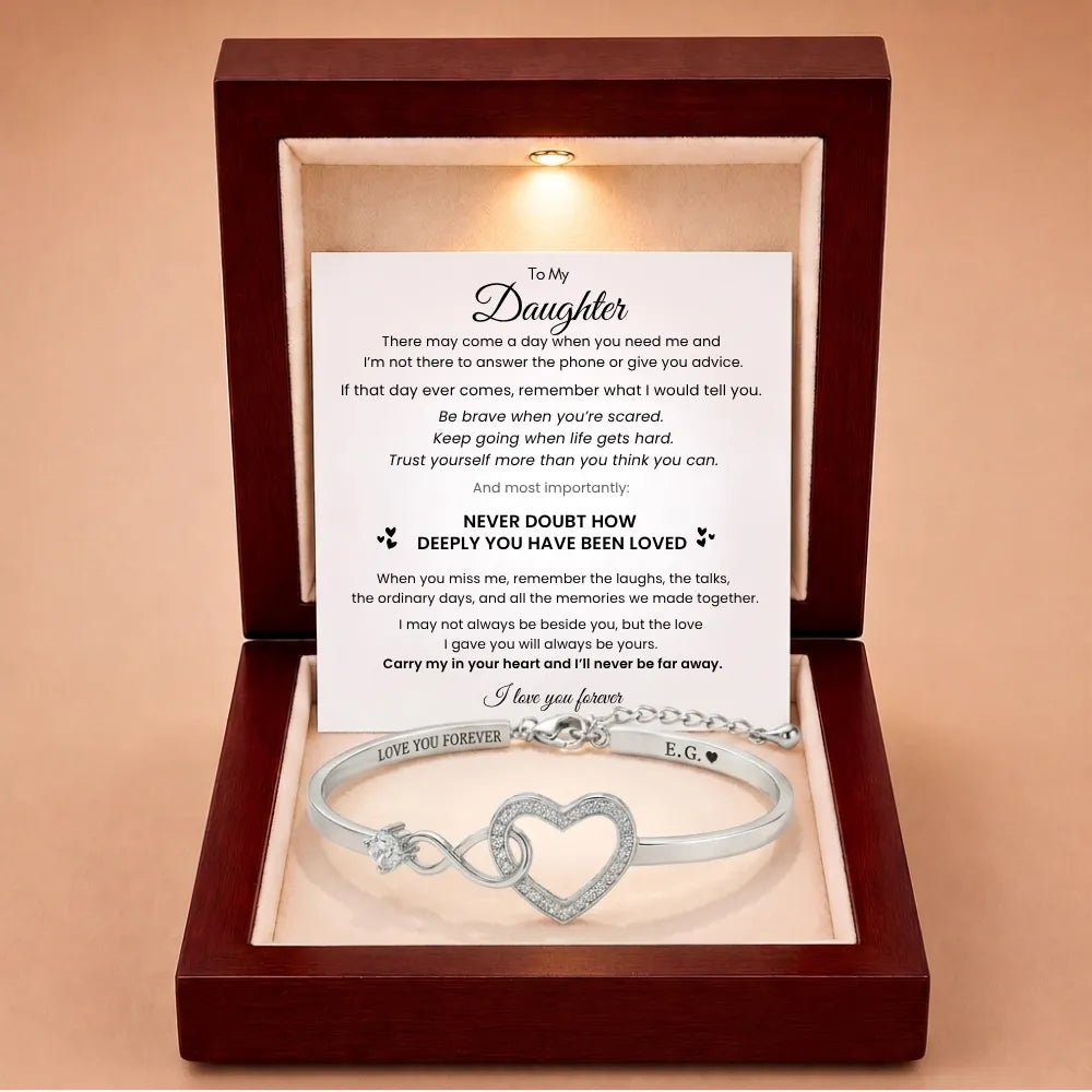 Forever Linked Bracelet For Daughter - 'Never Doubt A Mother’s Love'