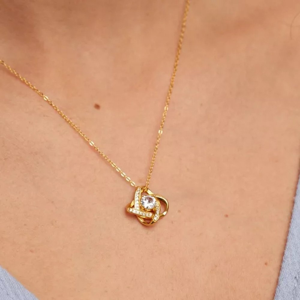 To The Best Mum In The World – Love Knot Necklace
